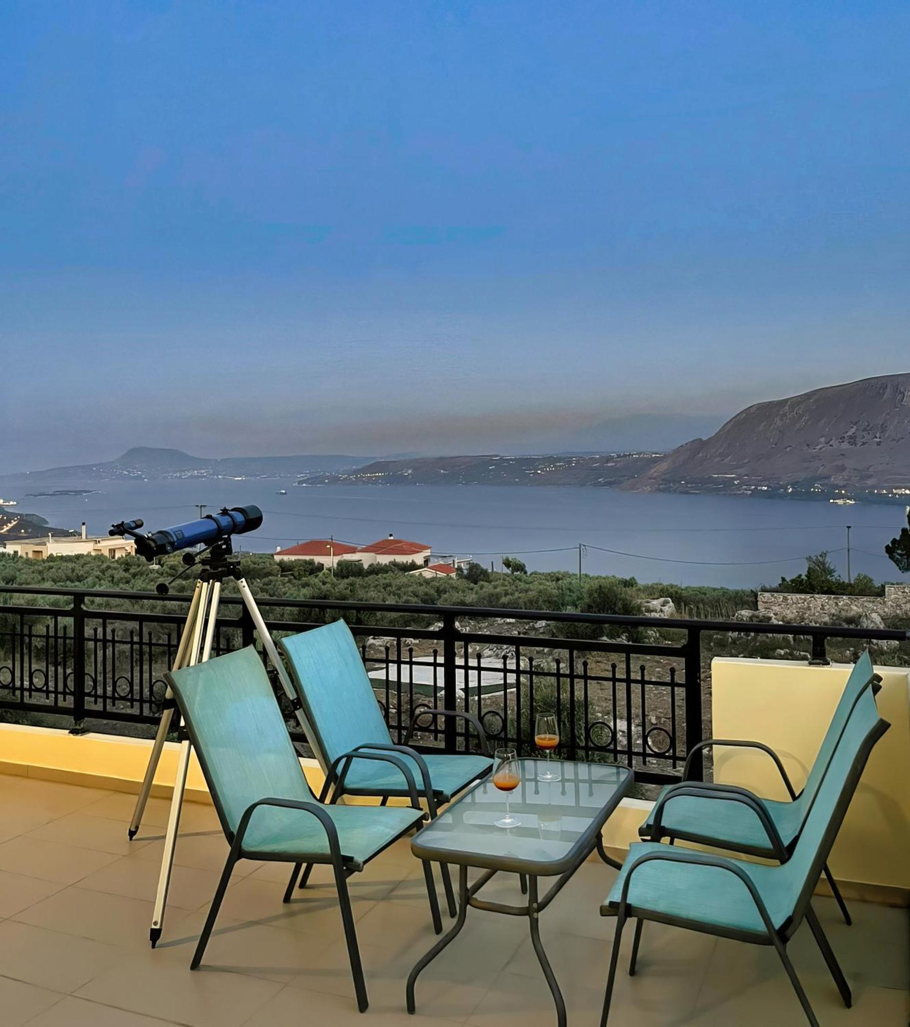 Souda Bay View With Private Pool Near Chania City Chrissi Akti Chania Exterior foto