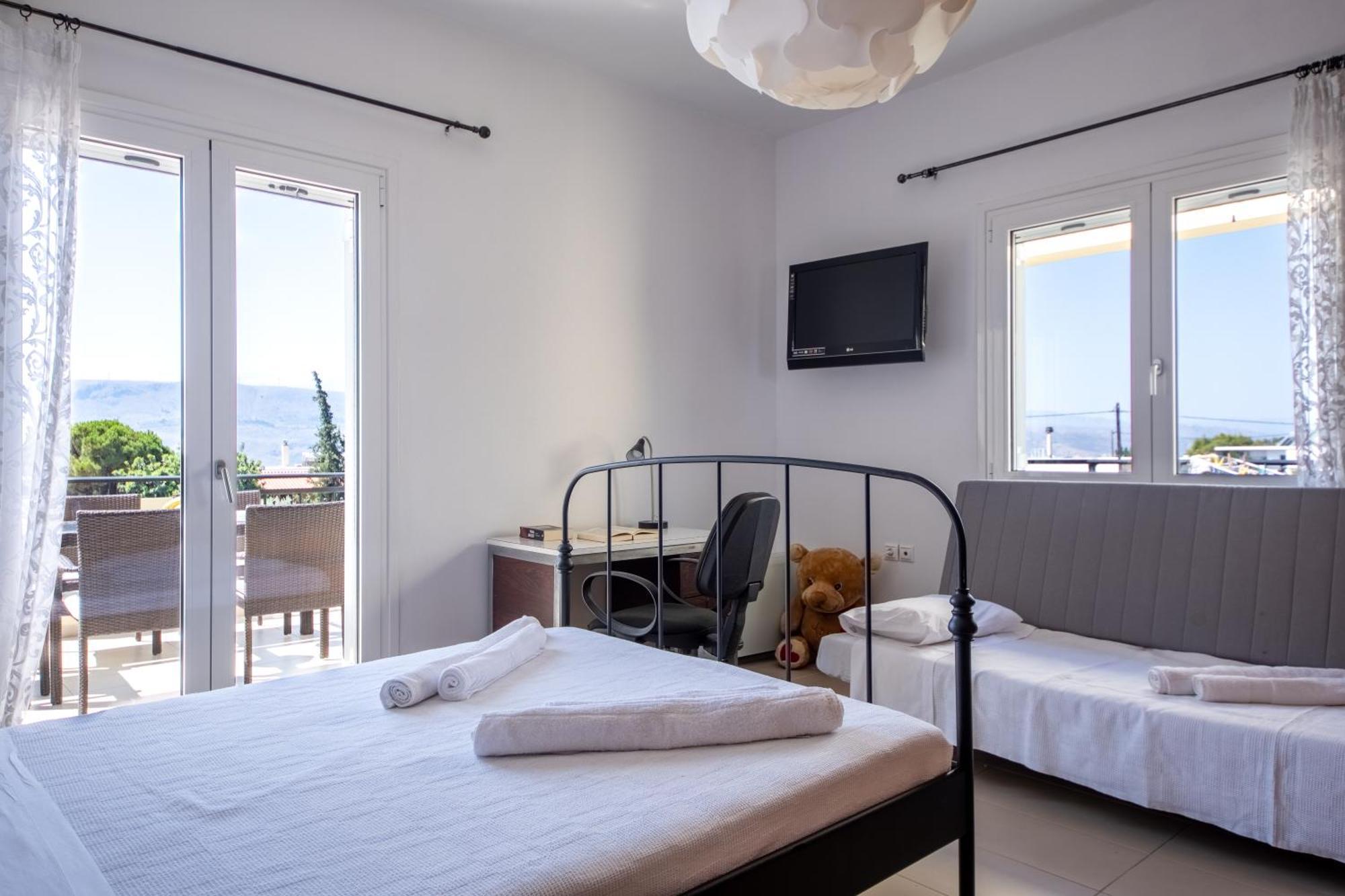 Souda Bay View With Private Pool Near Chania City Chrissi Akti Chania Exterior foto